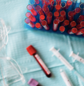 Anchetă în București. Mai mulți pacienți au primit SMS că au COVID, deși rezultatul era negativ