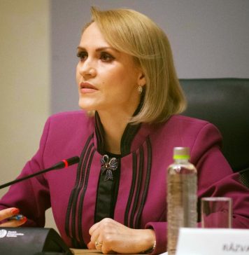 Firea: Spre dimineaţă vom şti rezultatul real al alegerilor/ Orice cifre se anunţă în această seară nu au cum să fie cele oficiale.