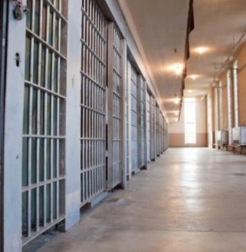 Prahova: Sindicatul Equitas din Penitenciarul Târgşor cere în instanţă restanţe salariale din ultimii 3 ani