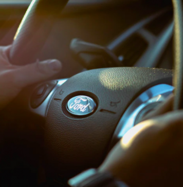 Ford nu mai oferă modelul Mondeo cu propulsoare pe benzină