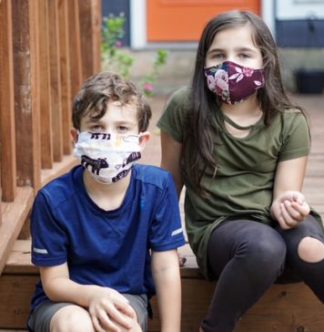 Elevii care refuză să poarte mască riscă să li se scadă nota la purtare