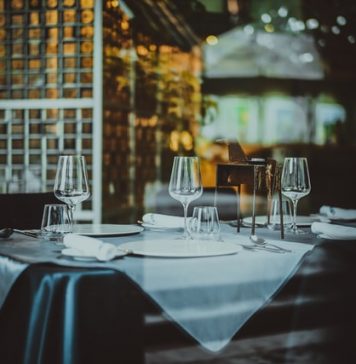 BREAKING Restaurantele, cafenelele, cinematografele, sălile de spectacol din București se închid