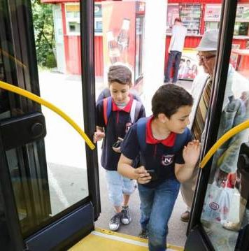 MEC: Aproape 400 de unităţi de învăţământ funcţionează în regim online