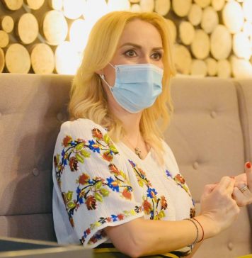 Gabriela Firea: Medicii și asistenții sunt amânați cu dispreț de catre Orban și Tătaru