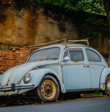 Nicușor Dan vrea ridicarea mașinilor abandonate pentru a crea locuri de parcare