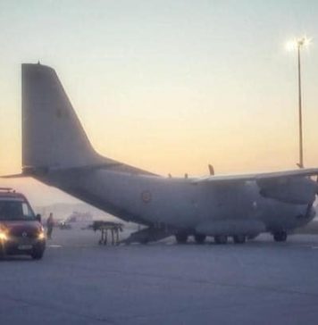 Trei pacienţi cu forme grave de COVID, transportați cu avionul de la Bucureşti la Sibiu