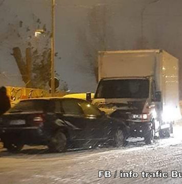 Dezastru pe străzile din București / Zeci de accidente din cauza poleiului; Capitala e un imens patinoar