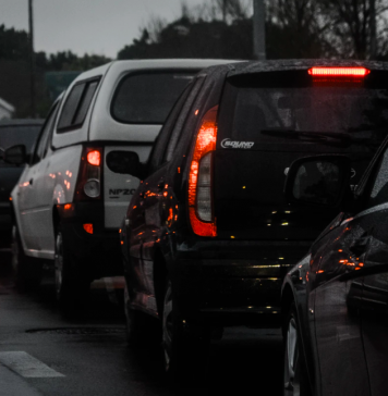 Trafic îngreunat în zona stațiunilor de pe Valea Prahovei, după ce un pieton a fost lovit pe trecere