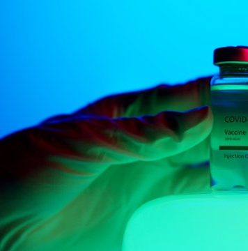 Vaccinurile împotriva Covid-19 sunt eficiente şi împotriva noii tulpini din Marea Britanie