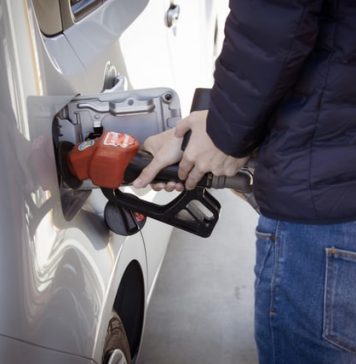 Benzina şi motorina se vor scumpi de la 1 ianuarie