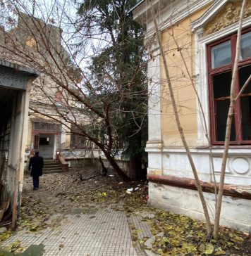 FOTO Primarul Nicușor Dan a oprit demolarea unei case vechi de peste 100 de ani, în Capitală