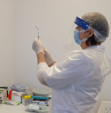 Aproape 1.300 doze de vaccin anti-COVID au fost irosite în România