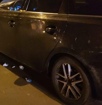 Un șofer din București prins că arunca ambalaje și chiștoace de țigări din mașină, amendat cu 2.000 de lei