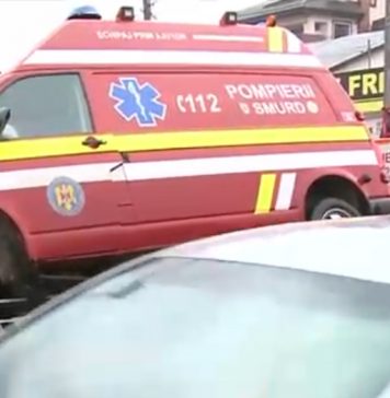 Accident cu o ambulanță SMURD în Capitală. Trei persoane rănite, mai multe tramvaie blocate