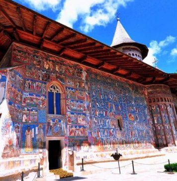 Guvernul a tăiat aproape 89% din banii alocați Bisericii