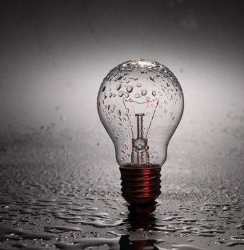 Fără curent electric în mai multe zone din București și Ilfov