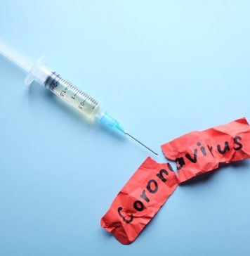 ULTIMA ORA / Românii cu boli cronice, cu vârste peste 65 de ani şi cei cu dizabilităţi se pot programa pentru vaccinare împotriva COVID-19