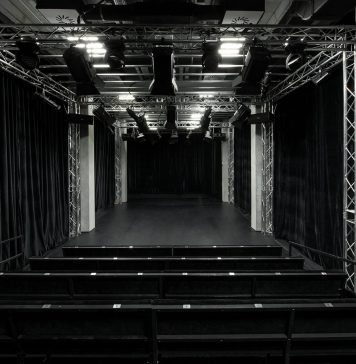 Actorii din București ar putea fi testați gratuit din banii Primăriei