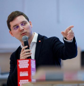 Raportul privind educaţia digitală al europarlamentarului Victor Negrescu, aprobat în Comisia pentru Educaţie din Parlamentul European