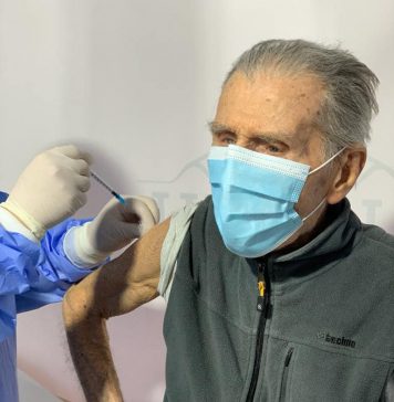 Un veteran de război de 99 de ani s-a vaccinat astăzi la un centru din București