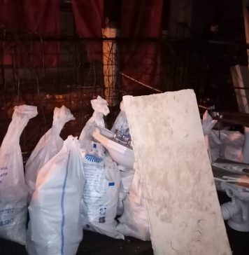 Sectorul 6: Amendă de 1.000 de lei pentru un bărbat care a lăsat pe domeniul public saci cu deșeuri