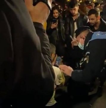 BREAKING NEWS / Violențe în Capitală – protestele au degenerat în lupte de stradă; Jandarm rănit