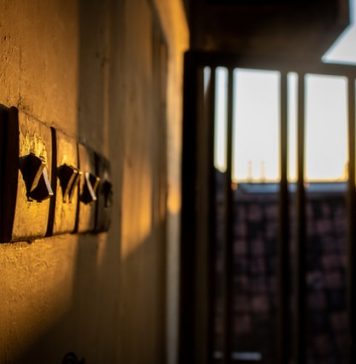 Zone din Bucureşti și Ilfov rămân astăzi fără curent electric