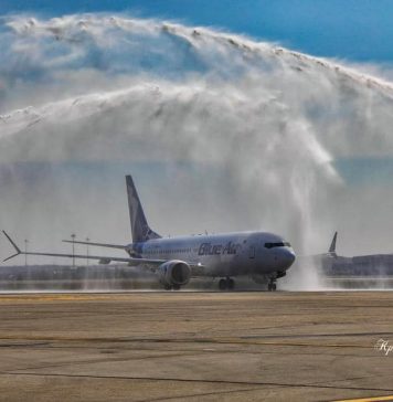 Blue Air a operat vineri primul zbor comercial cu noua aeronavă Boeing 737-8 MAX