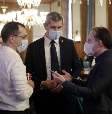 ULTIMA ORĂ / Cîţu, întrebat dacă-l schimbă pe Vlad Voiculescu: Remanierea se face, nu se discută. Să vedem dacă mai există onoare în România