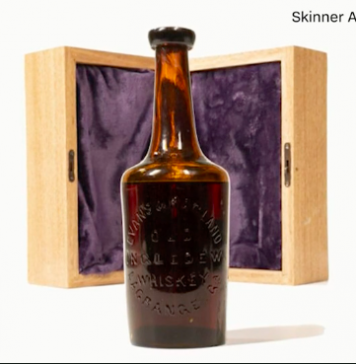 O sticlă de whiskey veche de 250 de ani, scoasă la licitație în SUA