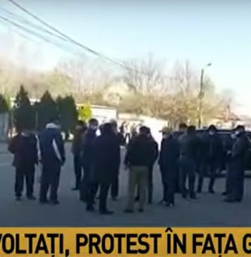 VIDEO Mineri în greva foamei protestează în fața Guvernului: Vor veni mai mulți mineri aici în greva foamei dacă nu se vor lua măsuri!