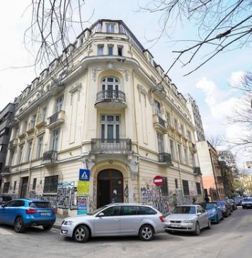 Fostul Palat al Fabricii Letea, cu 78 de camere, este de vânzare la 3,5 milioane de euro – FOTO