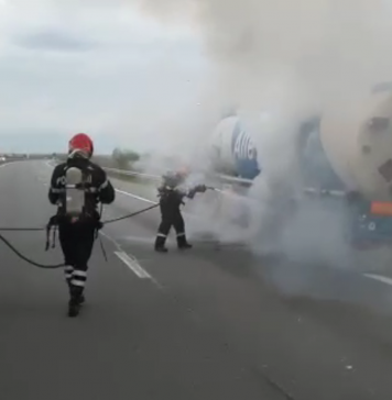 FOTO/ VIDEO Cisternă cu 30 de tone de motorină și benzină, în flăcări pe A1