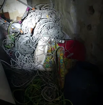 Garda de Mediu, razie nocturnă în Centrul Vechi din Capitală: adevărate gropi de gunoi în curțile interioare ale imobilelor