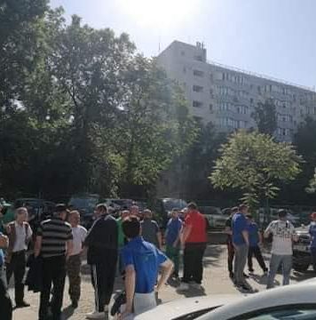 Protest în scandalul dezinsecției din București. Angajați: ”Nu putem să ne reapucăm de treabă fără bani”