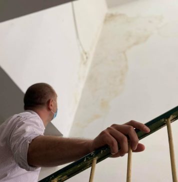 Radu Mihaiu a oprit recepția unui bloc reabilitat, după ce a găsit mai multe probleme