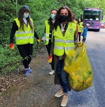 Natalia Intotero(PSD), la o acțiune de ecologizare: Un demers de conștientizare a importanței menținerii pădurilor curate și a îngrijirii naturii