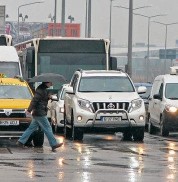 Ploaia a blocat de tot traficul rutier din București. Sunt probleme la toate intrările în Capitală