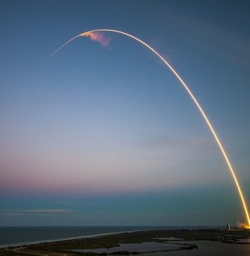 O ploaie de resturi de la o rachetă chineză riscă să cadă pe Pământ în următoarele zile