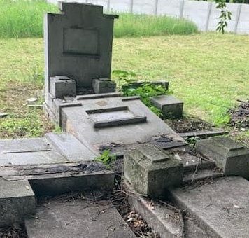 Reacția președintelui Comunităților Evreiești din România după vandalizarea unui cimitir evreiesc