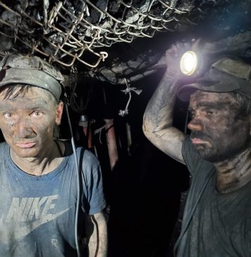 Camera Deputaților: Legea privind scăderea vârstei de pensionare a angajaților din zona de producție de energie – votată de deputați