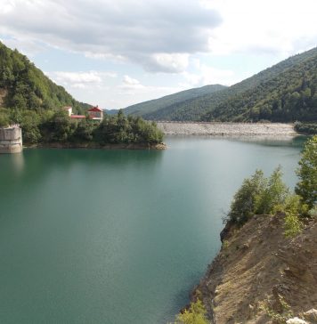 Unde avem voie să se scăldăm legal în România: „Apele Române” a identificat 50 de zone