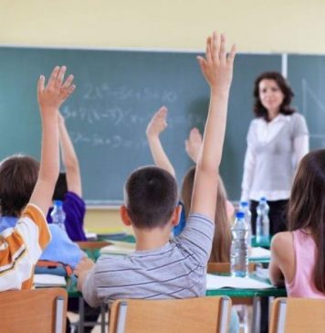 Profesorii nevaccinați anti-COVID vor fi testați înainte de a intra în școală. Anunțul ministerului Educației