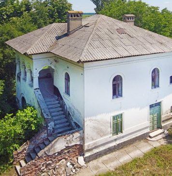 Conacul Niculescu-Dorobanţu, moşie boierească în apropiere de Bucureşti, se vinde cu aproape 500.000 de euro