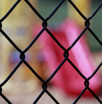 Un copil a fost bătut cu bestialitate într-un parc din București