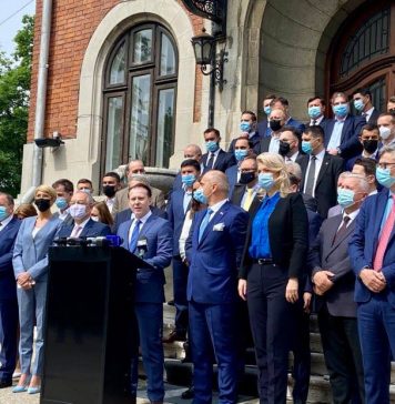 Florin Cîţu şi-a depus candidatura la preşedinţia PNL: Intru în această cursă să câştig