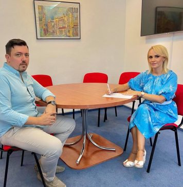 Gabriela Firea a semnat pentru demiterea primarului Clotilde Armand: Cetățenii să semneze în număr cât mai mare