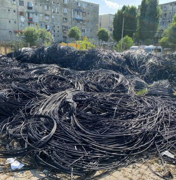 Primăria Sectorului 2 a dat jos de pe stâlpi peste 90 de kilometri de cabluri