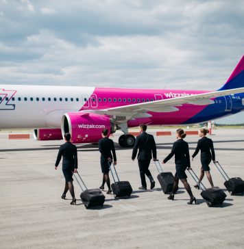 Wizz Air vrea să angajeze 800 de însoțitori de zbor și organizează caravane în țară