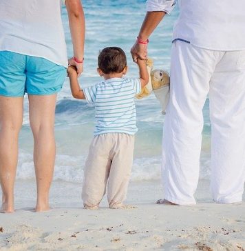 Un copil de trei ani, mușcat în mare la Mamaia de un câine